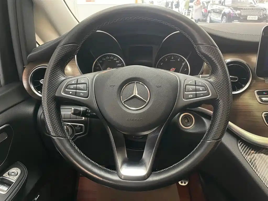 MERCEDES-BENZ V CLASS