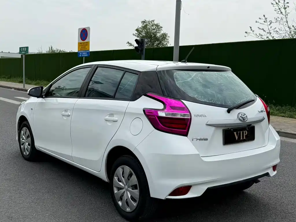 Toyota Yaris L — миниатюра 6