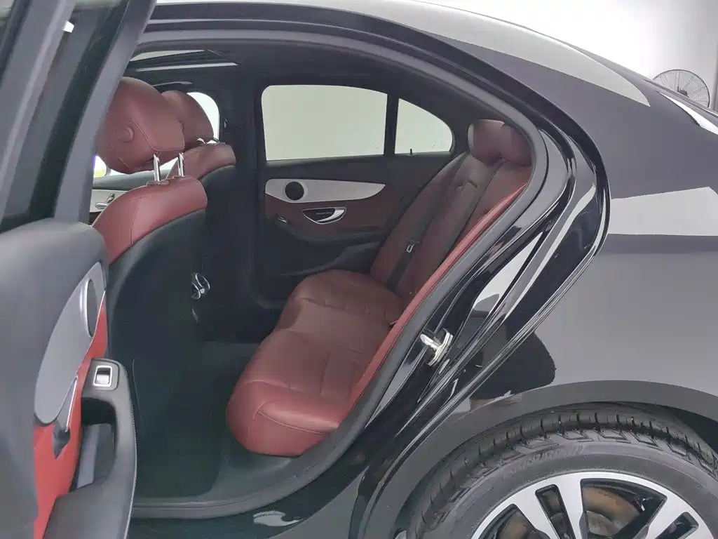 Mercedes-Benz C-Class — миниатюра 15