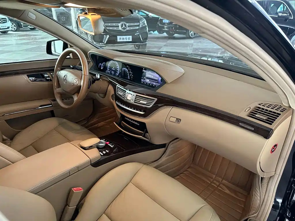 Mercedes-Benz S-Class — миниатюра 34