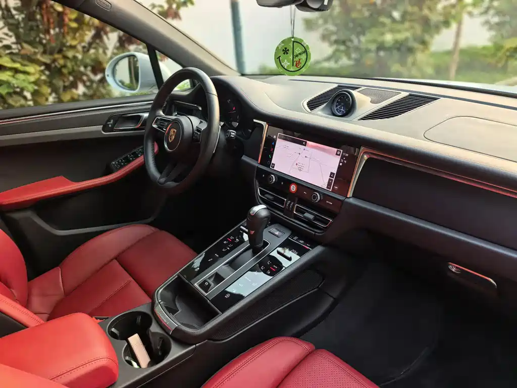 Porsche Macan — миниатюра 7