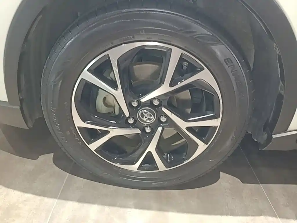 Toyota C-HR — миниатюра 23