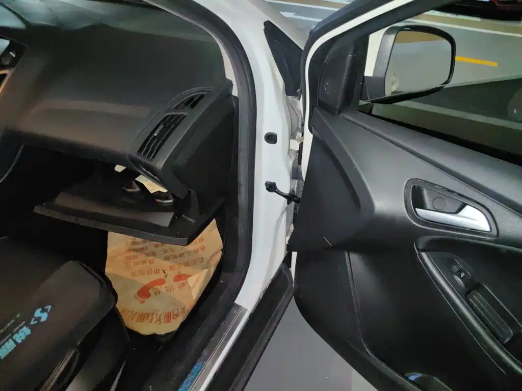Ford Focus — миниатюра 19