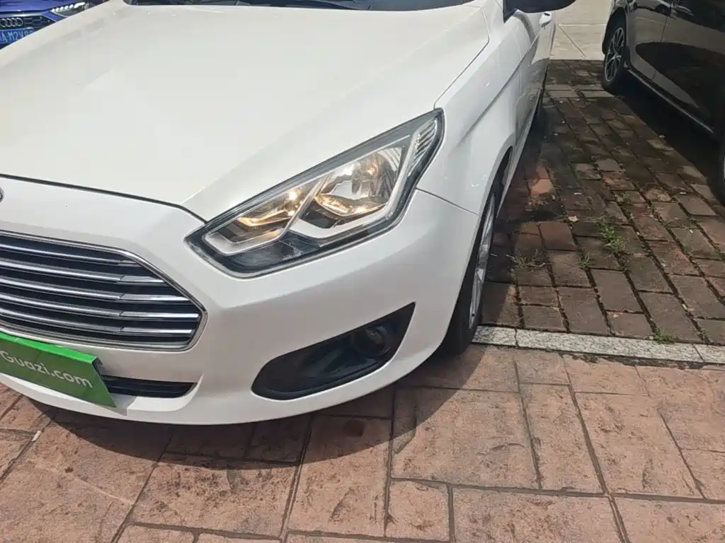 Ford Escort — миниатюра 24