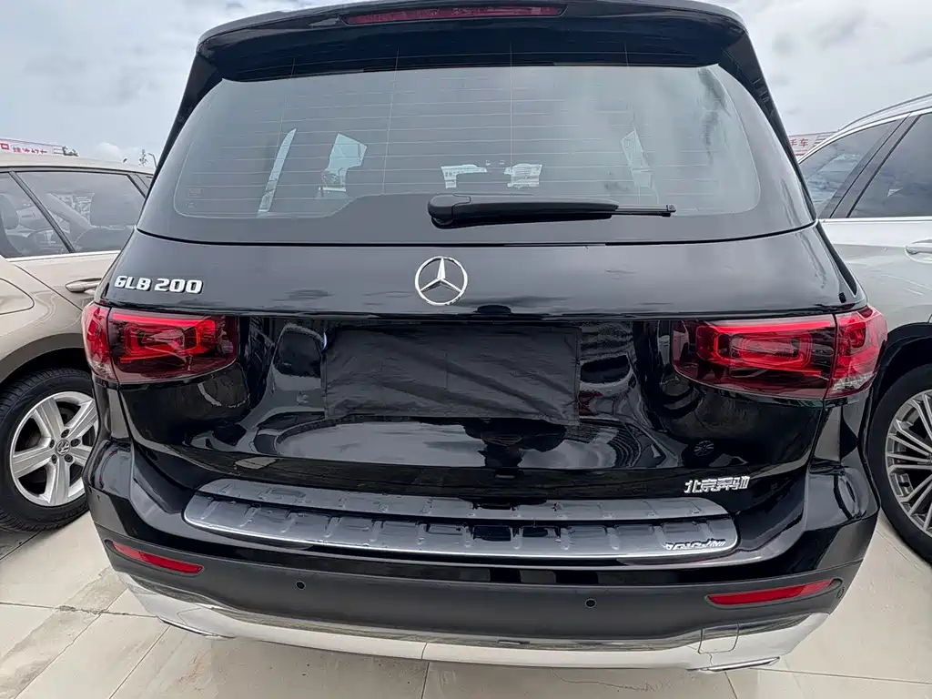 Mercedes-Benz GLB — миниатюра 17