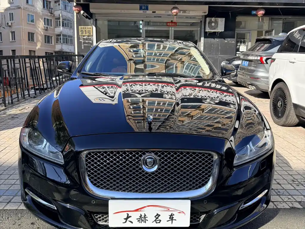 Jaguar XJ — миниатюра 2