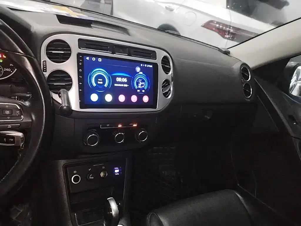 Volkswagen Tiguan — миниатюра 13