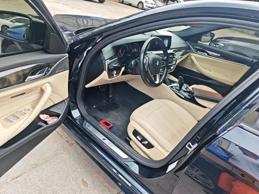 BMW 5 Series — миниатюра 16