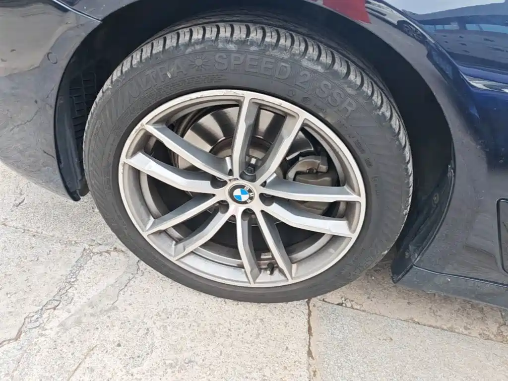 BMW 5 Series — миниатюра 23