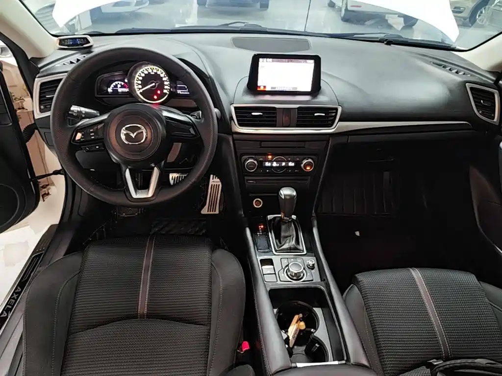 Mazda 3 Axela — миниатюра 10