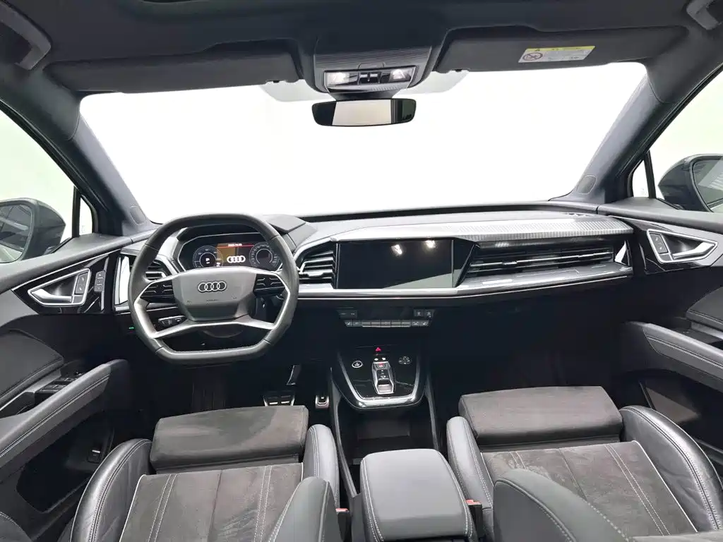 Audi Q4 e-tron — миниатюра 15