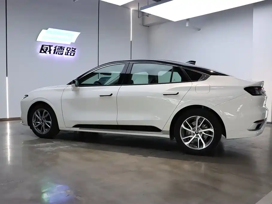 Ford Mondeo 2023 EcoBoost 245 Luxury