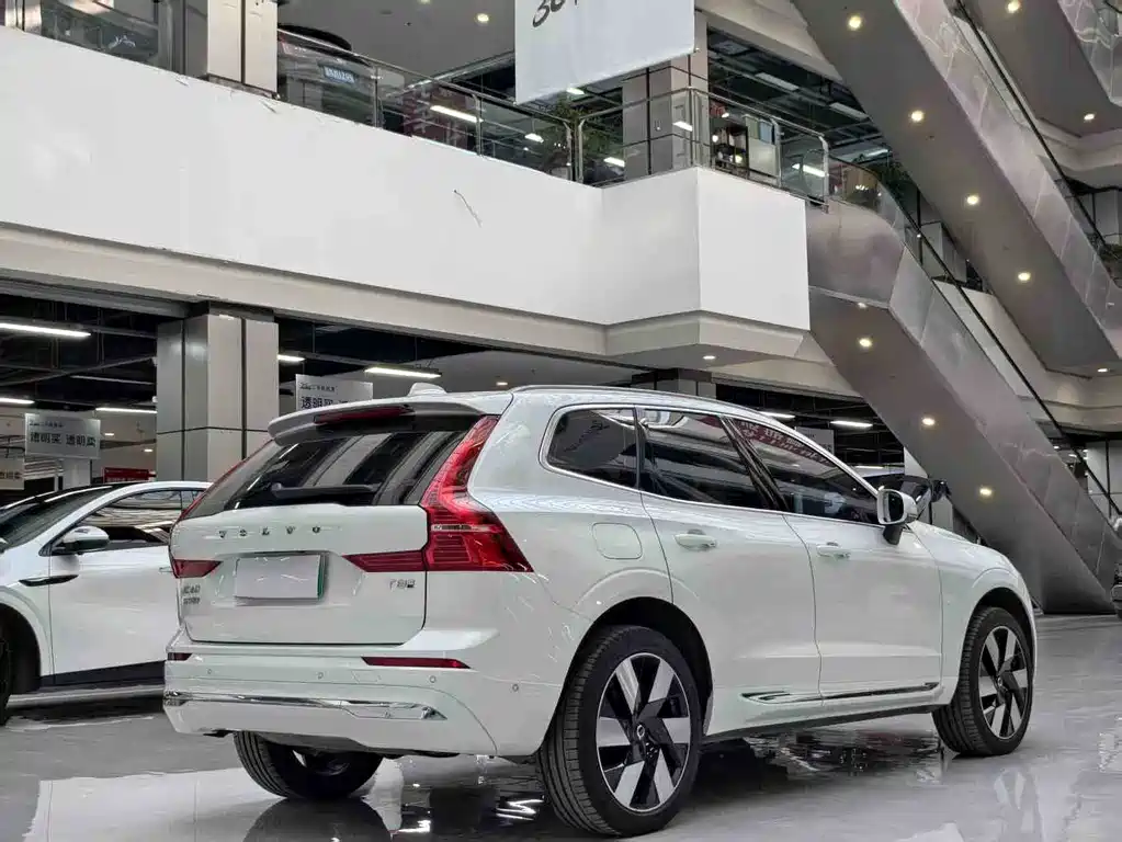 VOLVO XC60 PLUG IN HYBRID