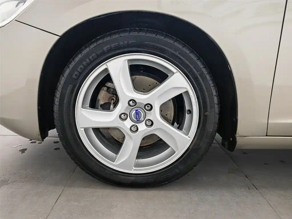 Volvo S60 (Import) — миниатюра 17