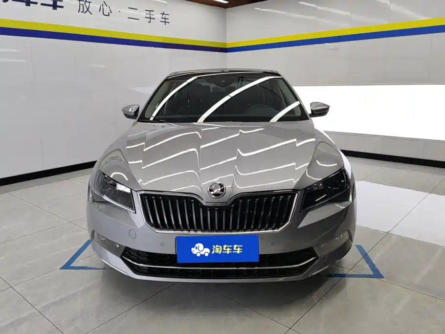 Skoda Superb 2018 TSI330 DSG Luxury V