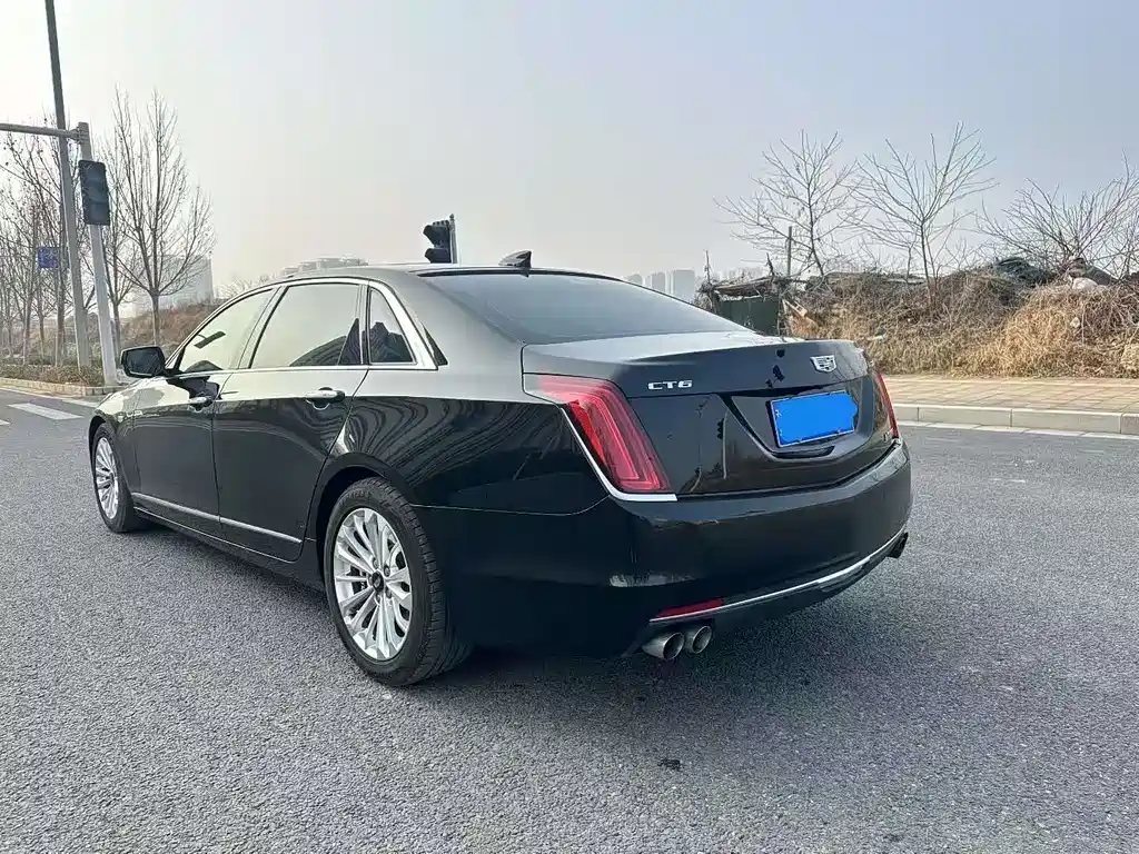 CADILLAC CT6