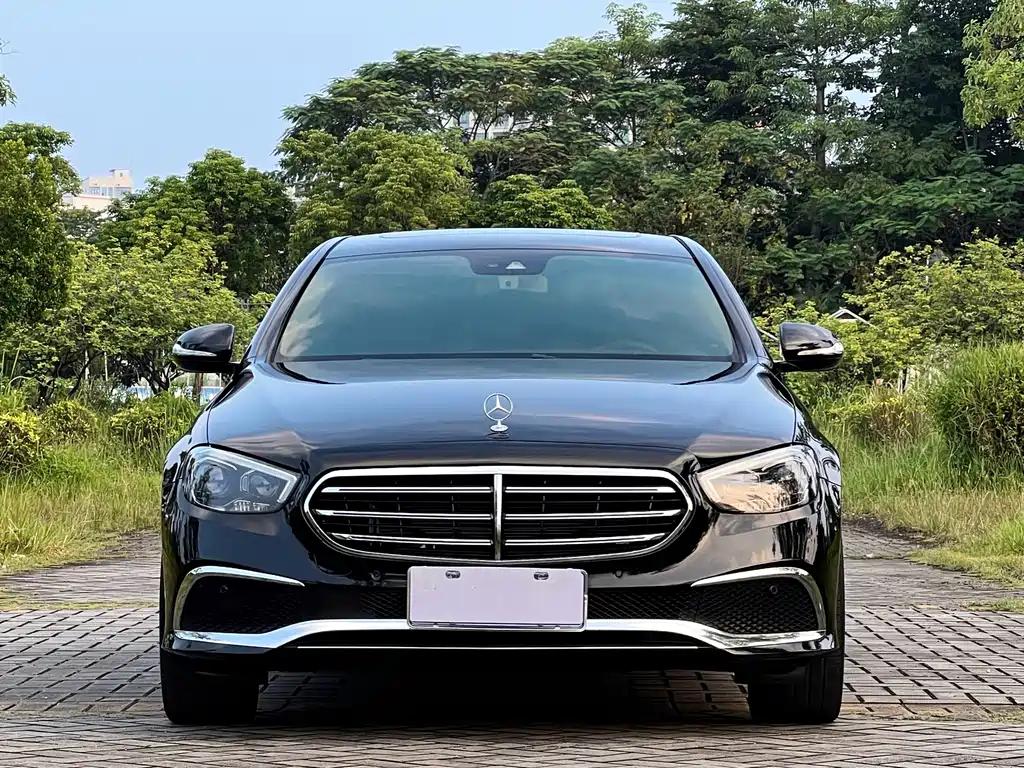 Mercedes-Benz E-Class — миниатюра 2