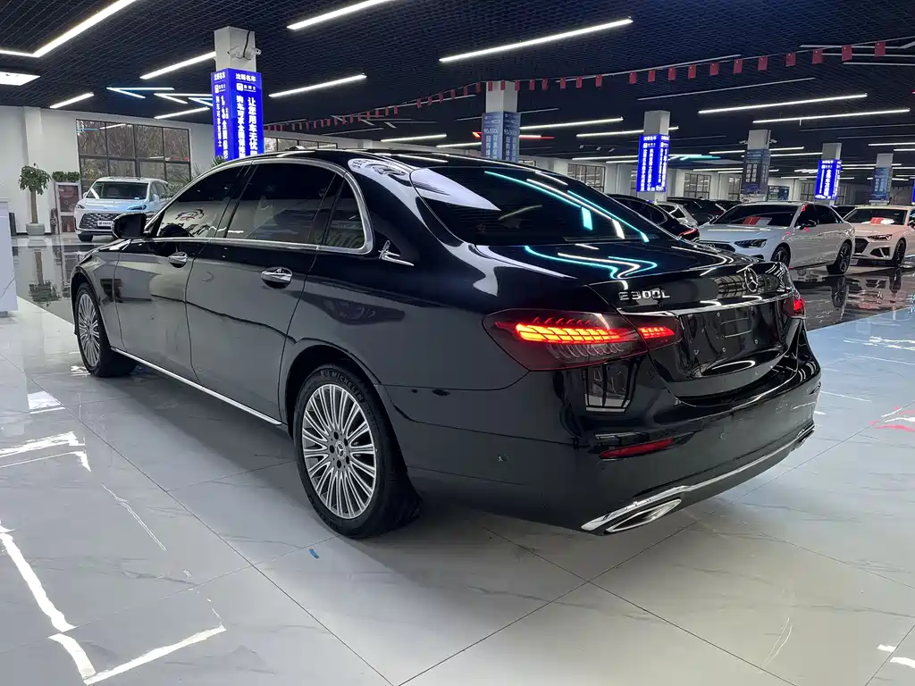 MERCEDES-BENZ E CLASS