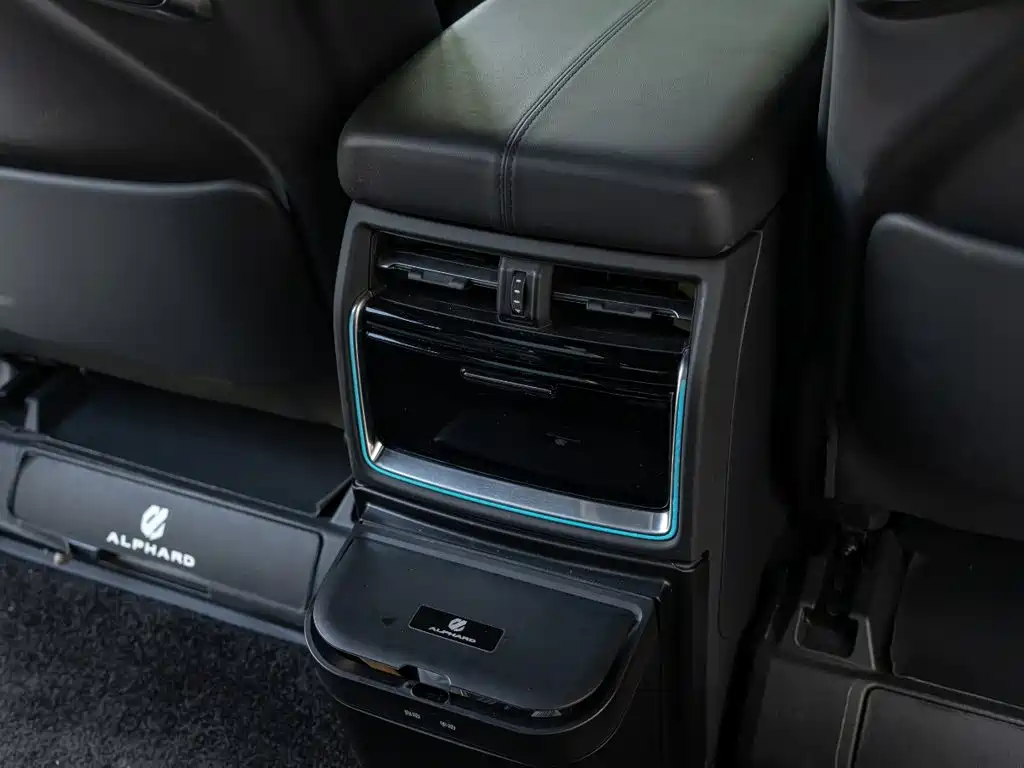 Toyota Alphard — фотографии объявления, Фото 21