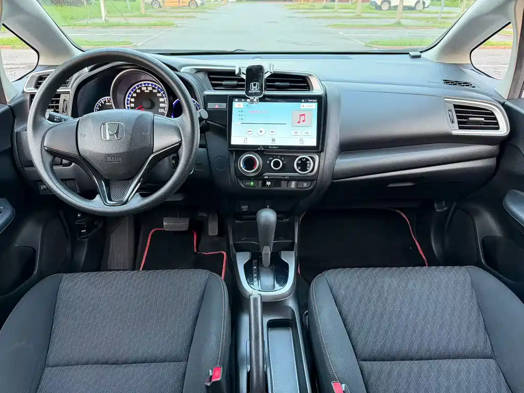 Honda Fit — миниатюра 7