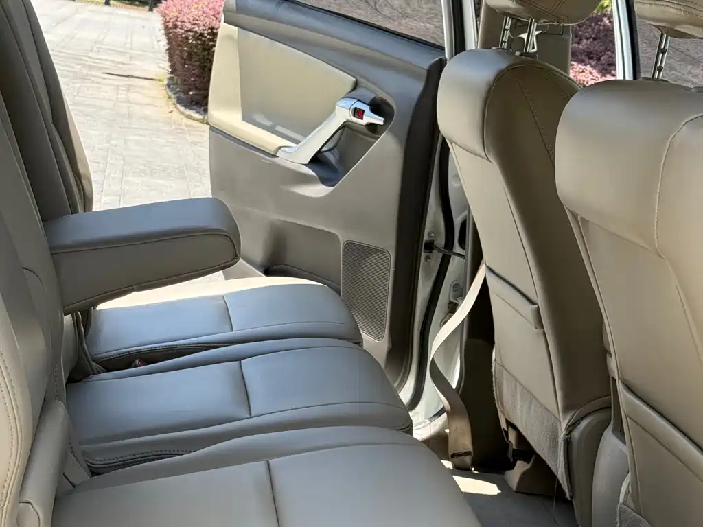 Toyota Verso — миниатюра 15