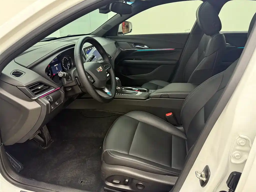 Cadillac CT4 2022 28T
