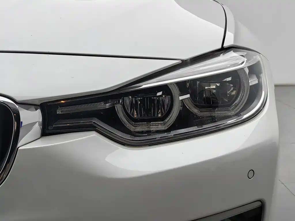 BMW 3 Series — миниатюра 7
