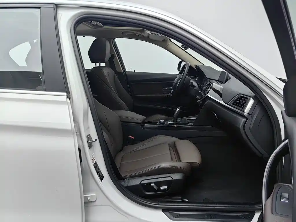 BMW 3 Series — миниатюра 23