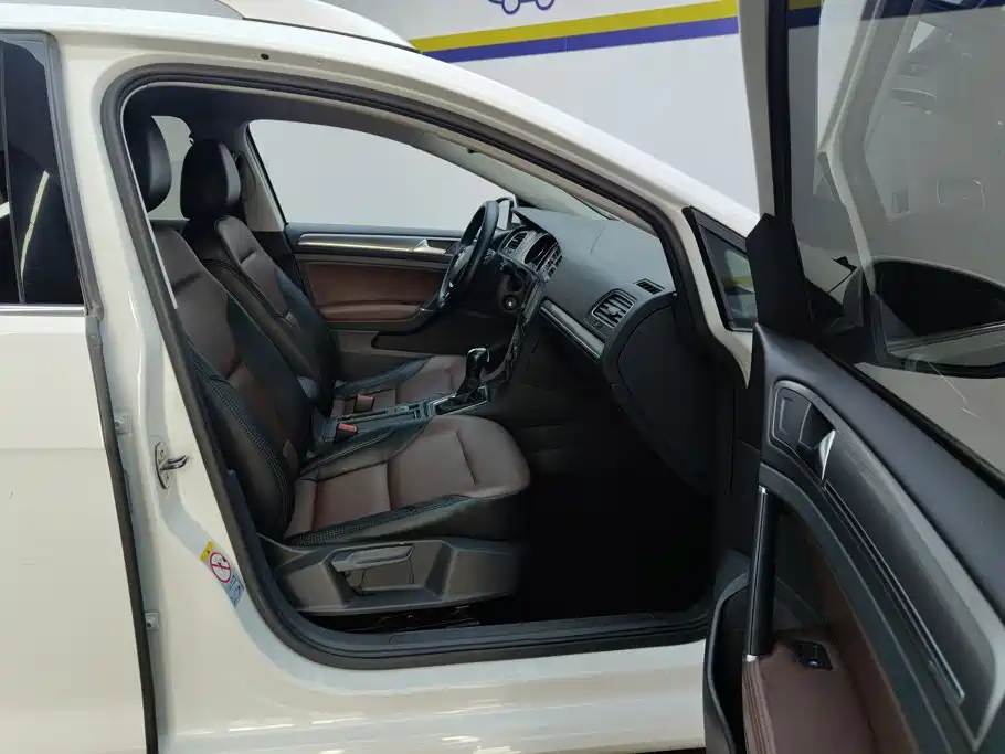 Volkswagen Golf — миниатюра 8