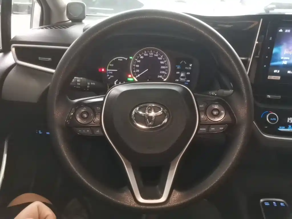 Toyota Corolla — миниатюра 11