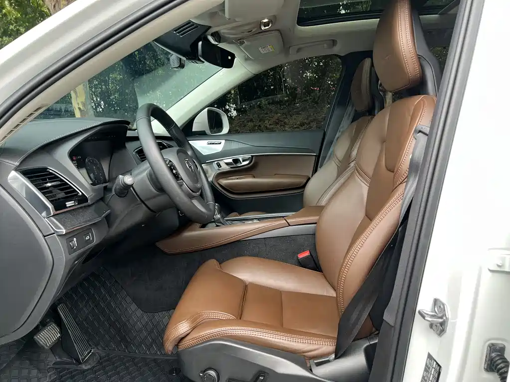 Volvo XC90 2020 T6 Luxury 7 мест