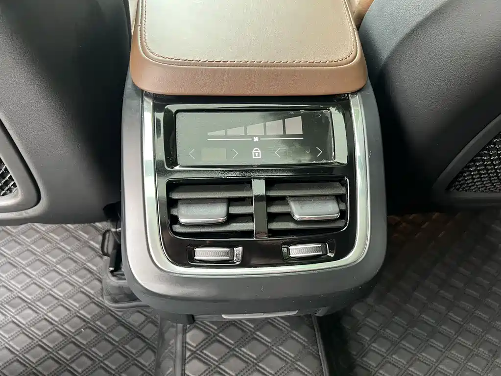 Volvo XC90 2020 T6 Luxury 7 мест