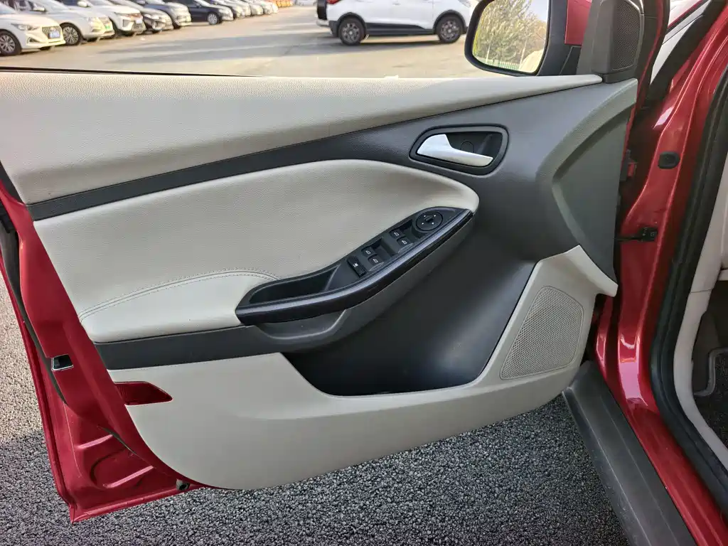 Ford Focus — миниатюра 6