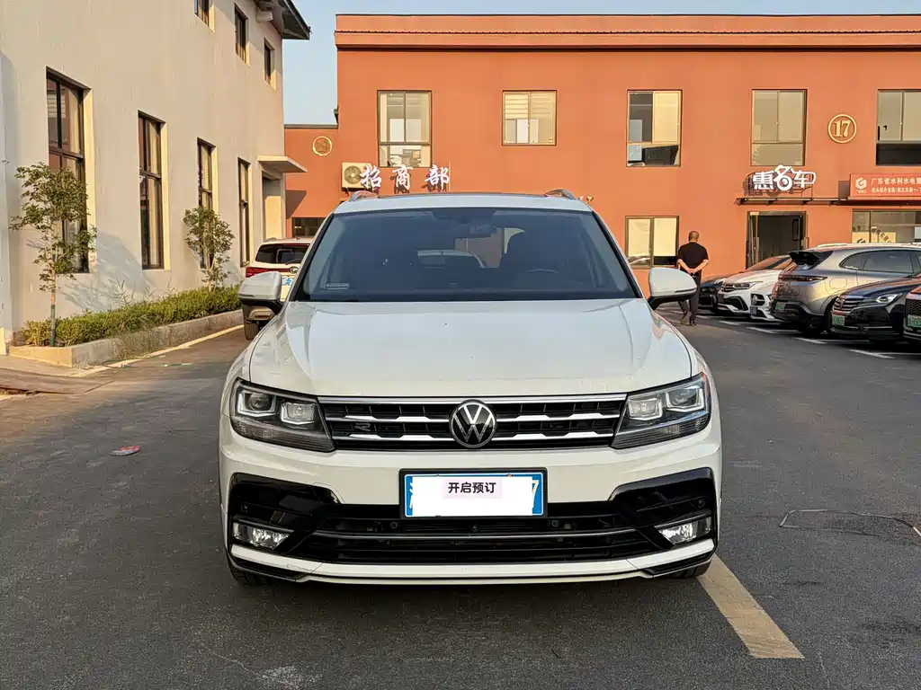 Volkswagen Tiguan L — миниатюра 2