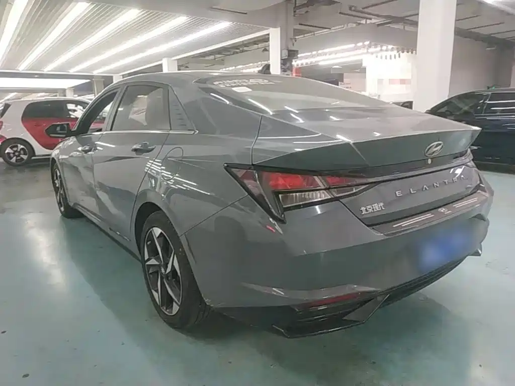 Hyundai Elantra — миниатюра 5