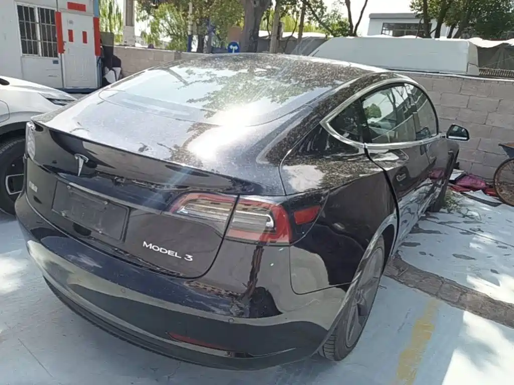 Tesla Model 3 — миниатюра 7