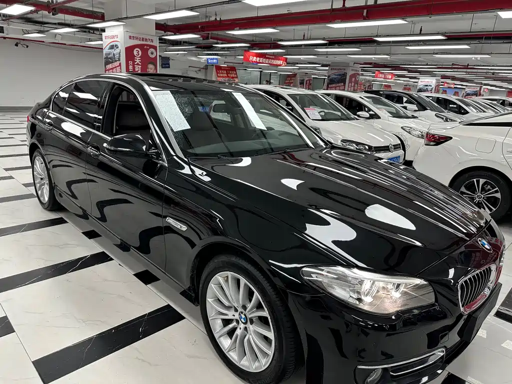 BMW 5 Series — миниатюра 9