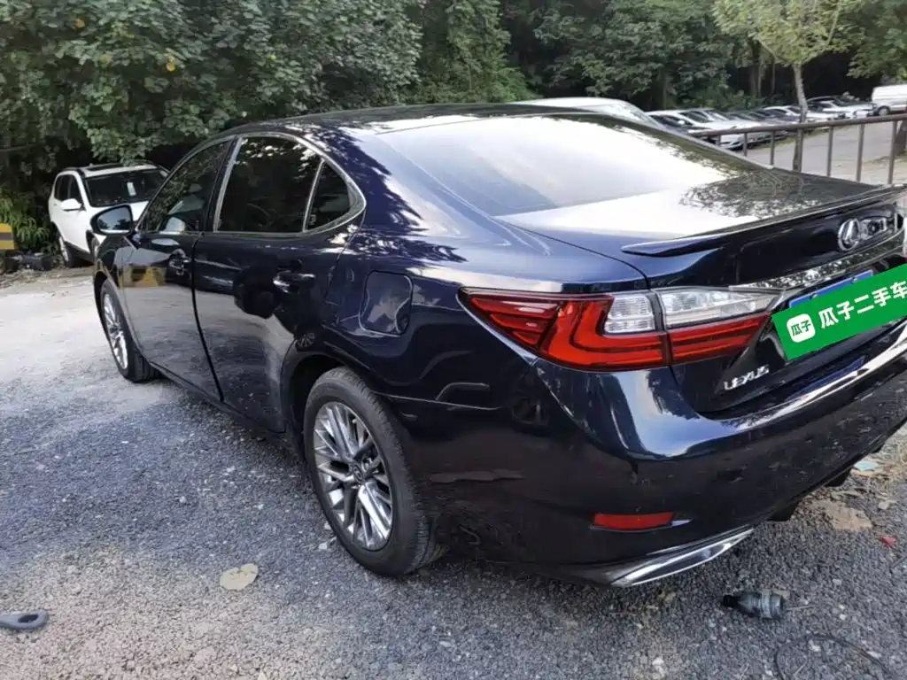 Lexus ES — миниатюра 5