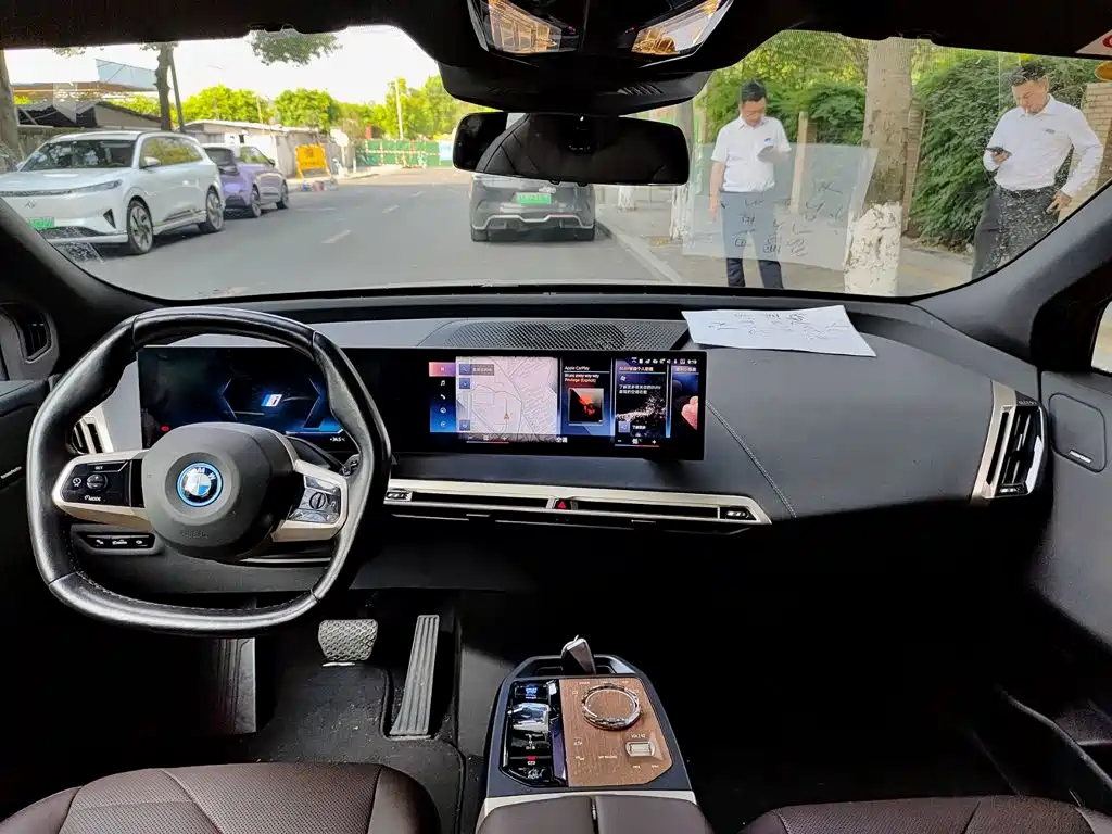 BMW iX — миниатюра 10