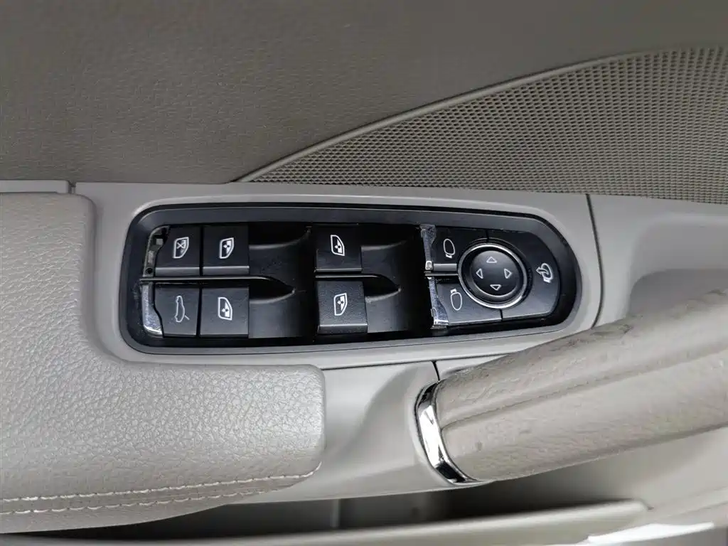 Porsche Cayenne 2014 Cayenne Platinum Edition 3.0T