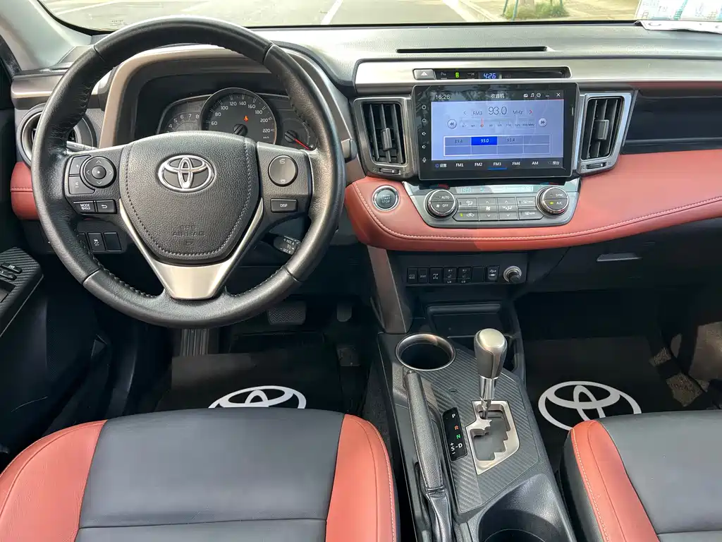 Toyota RAV4 2015 2.5L AT Elite