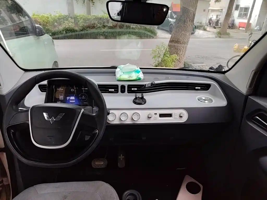 Wuling MINIEV — миниатюра 10