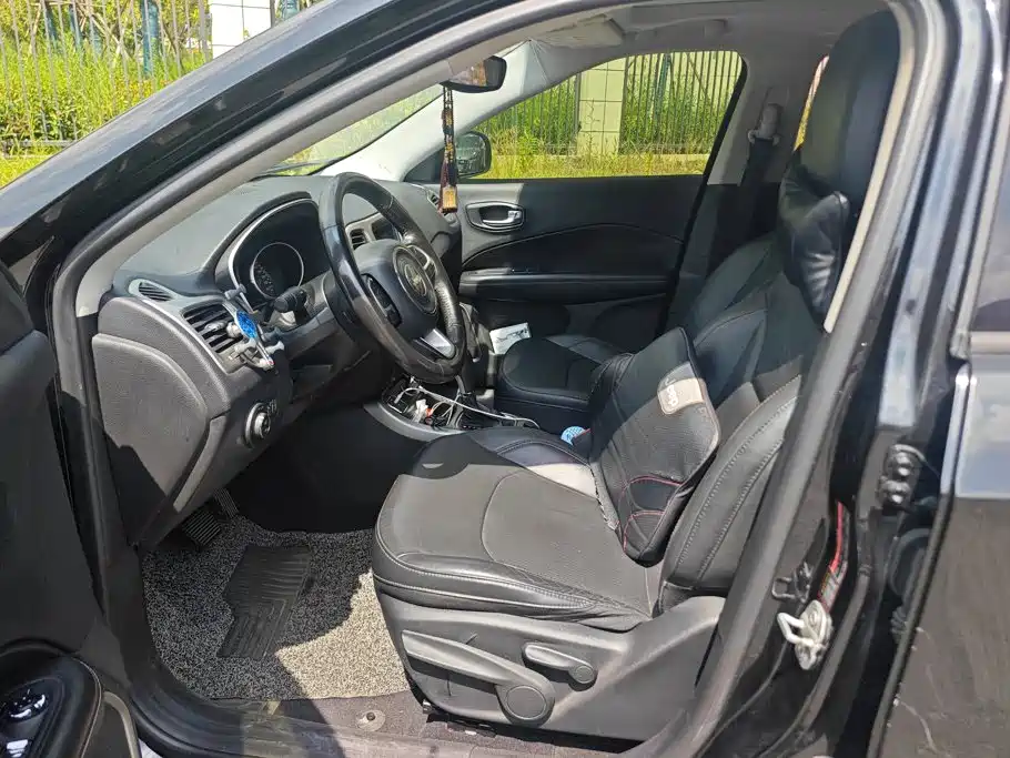 Jeep Compass — миниатюра 9
