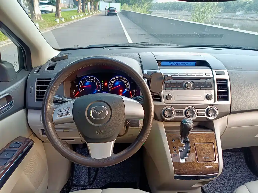 Mazda 8 — миниатюра 11