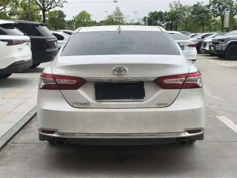 Toyota Camry — миниатюра 8