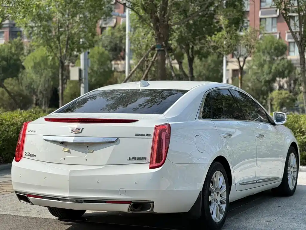 CADILLAC XTS