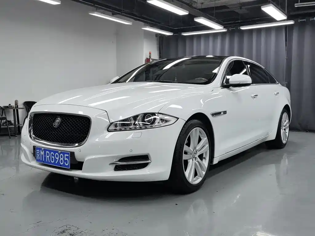 Купить Jaguar XJ