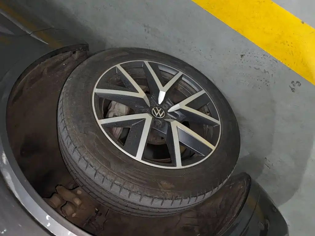 Volkswagen Touareg — миниатюра 23