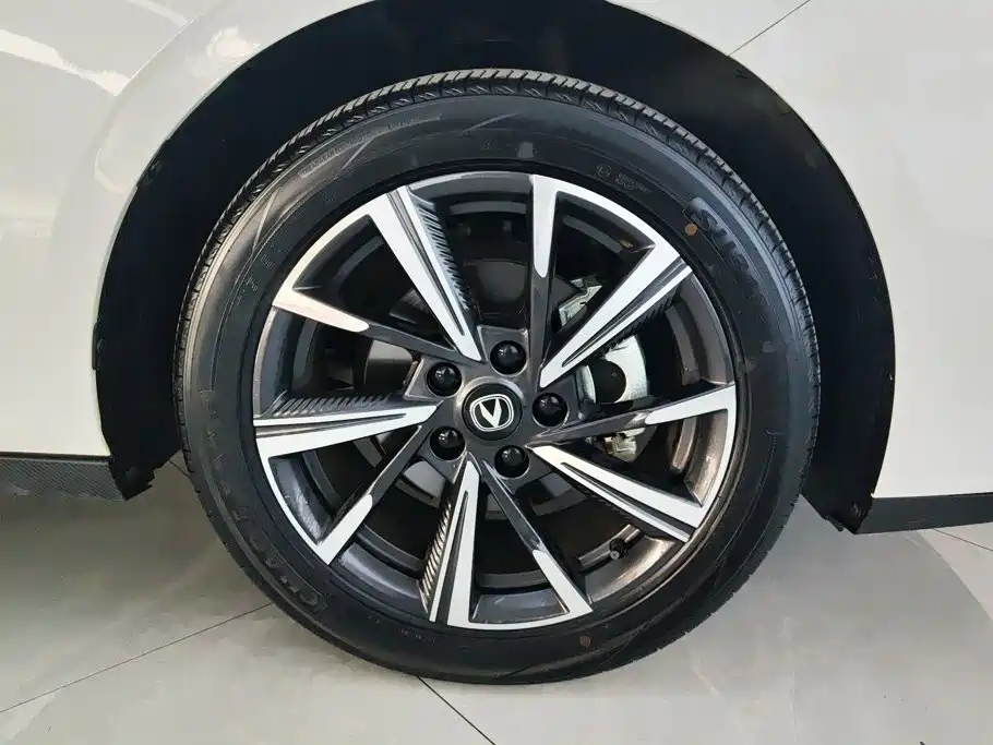 Changan Eado — миниатюра 6