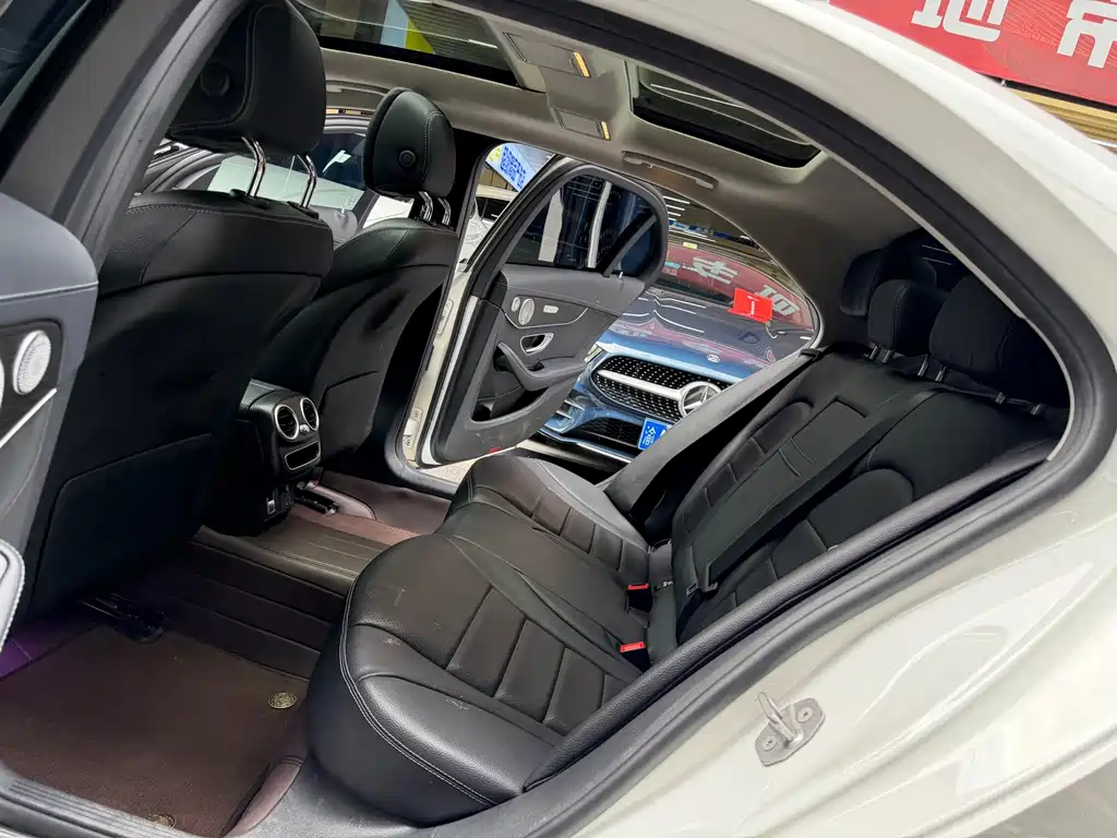 Mercedes-Benz C-Class — миниатюра 11